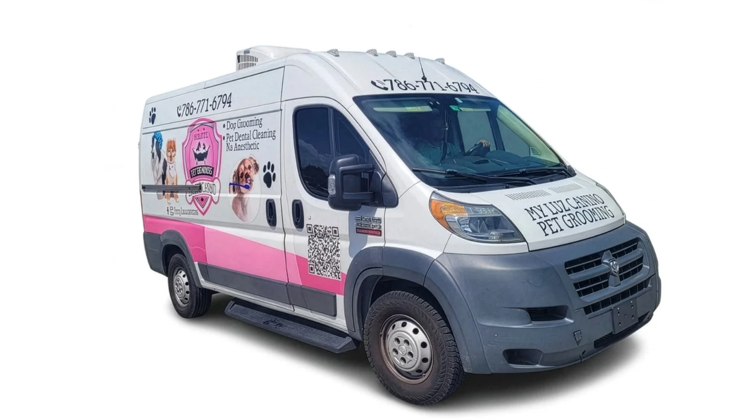 My Luz Canino specialized mobile dog grooming van in Miami